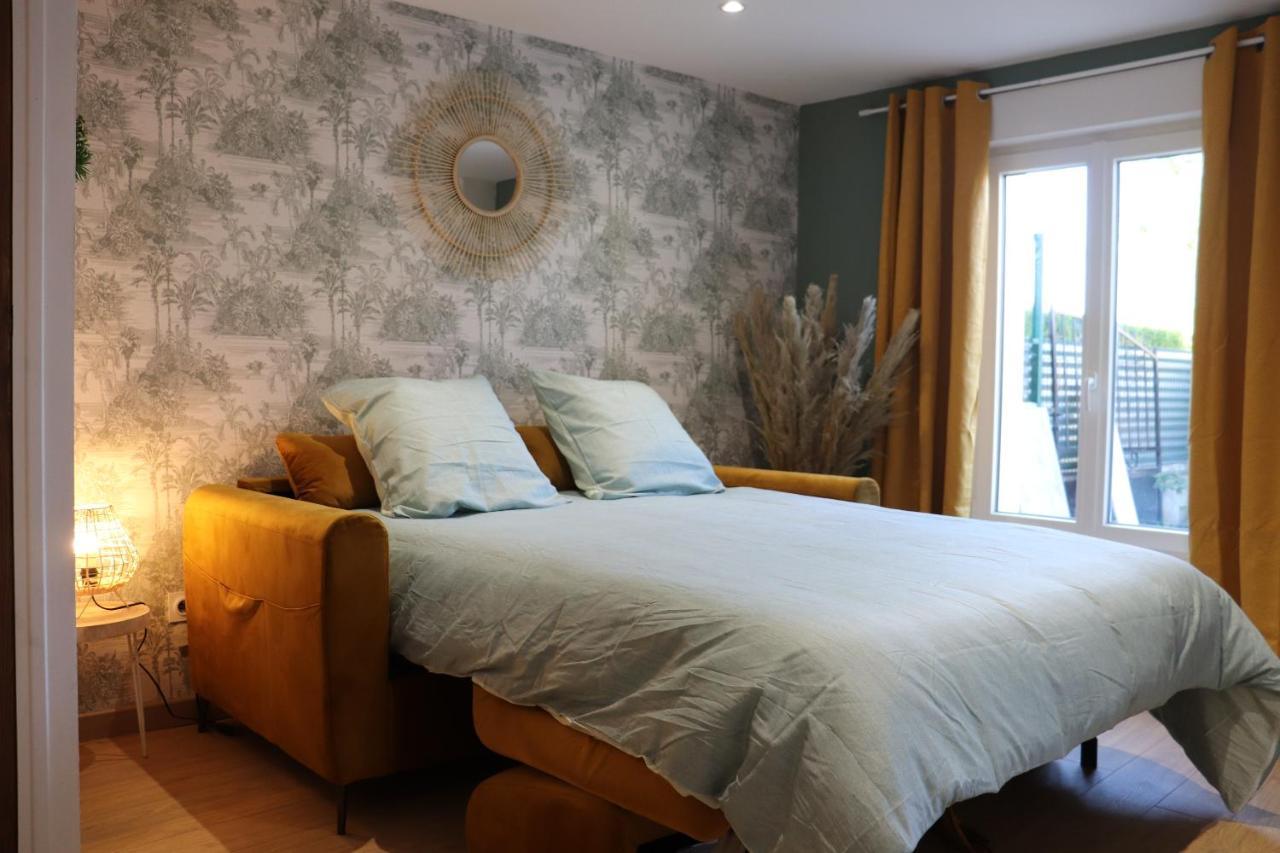 Le Boheme Apartment Charleville-Mezieres Bagian luar foto